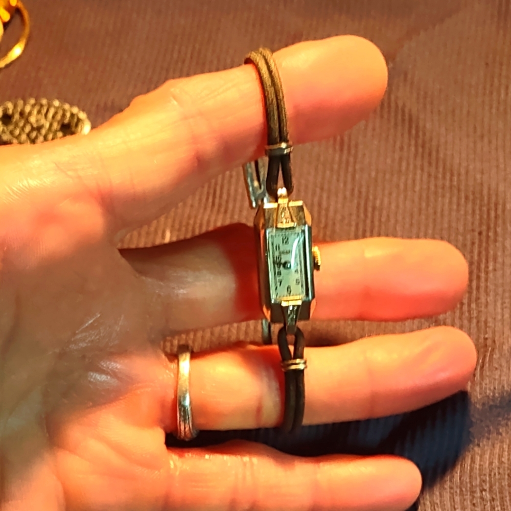 100 yr old Antique 10k white Gold w/4 diamonds vs-1 GRUEN ladies watch 1920's